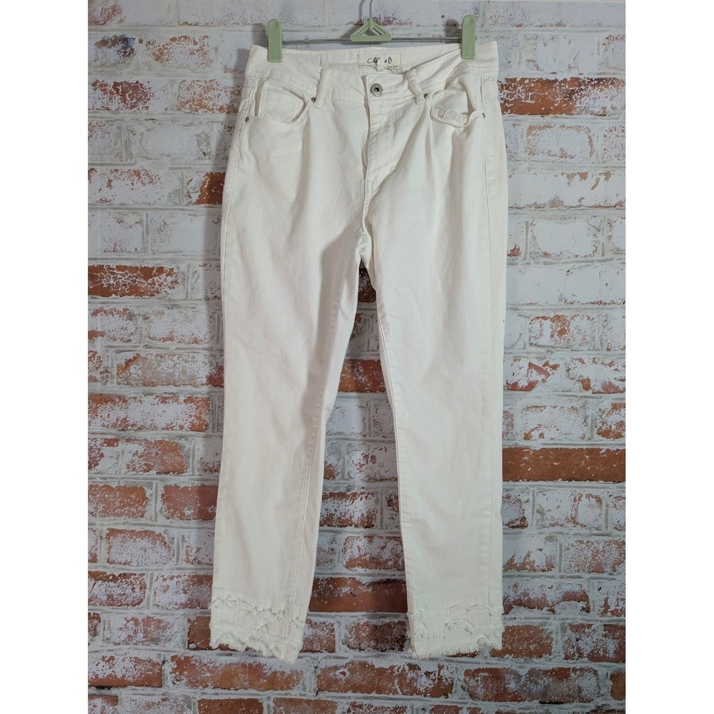Charlie B Cropped Jeans Womens 6 White Frayed Embroidered‎ Hem Stretch Denim